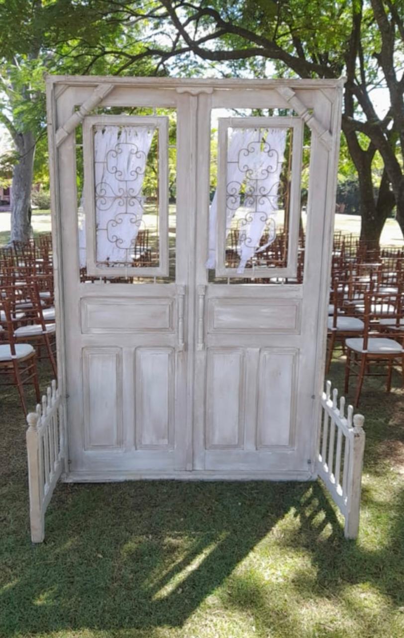 Porta de CerimôniaST Mob - Locações de mobiliário para eventos