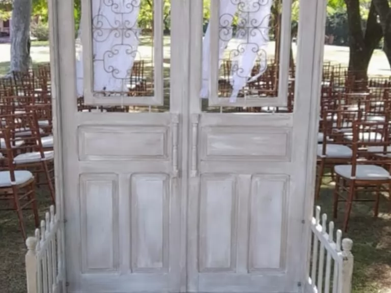 Porta de cerimônia - ST Mob - Locações de mobiliário para eventos