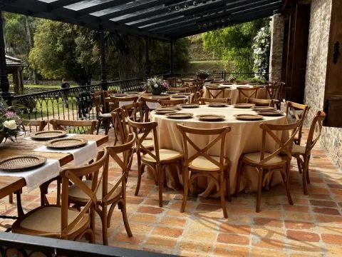 TOALHA - NA MEDIDA DE 3,30 Ø - BEGE - (para mesa de 1,60 de diâmetro) - 1 - ST Mob - Locações de mobiliário para eventos