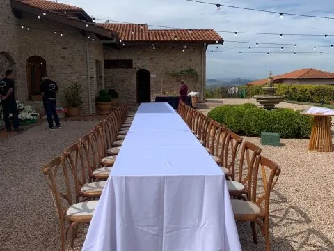 TOALHA OXFORD - BRANCA - NA MEDIDA DE 3,90 X 2,50 - 2 - ST Mob - Locações de mobiliário para eventos