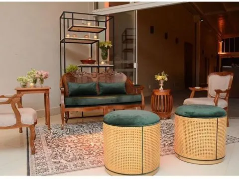 PUFF ROMA - BASE EM PALHA NATURAL - ASSENTO VERDE ESCURO - 1 - ST Mob - Locações de mobiliário para eventos