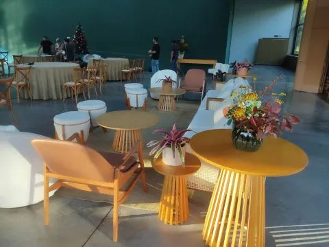MESA ASTI - CENTRO - MADEIRA - MEL - 7 - ST Mob - Locações de mobiliário para eventos