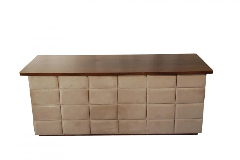 BALCÃO - CONTEMPORÂNEO - BASE AVELUDADA BEGE ST Mob - Locações de mobiliário para eventos