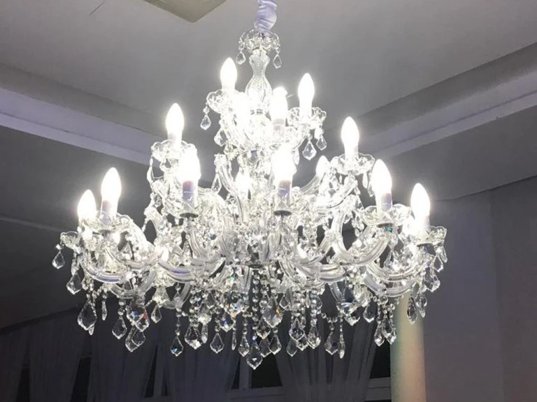 LUSTRE - IMOLA - CRISTAL - 21 LÂMPADAS  - 110/220v ST Mob - Locações de mobiliário para eventos