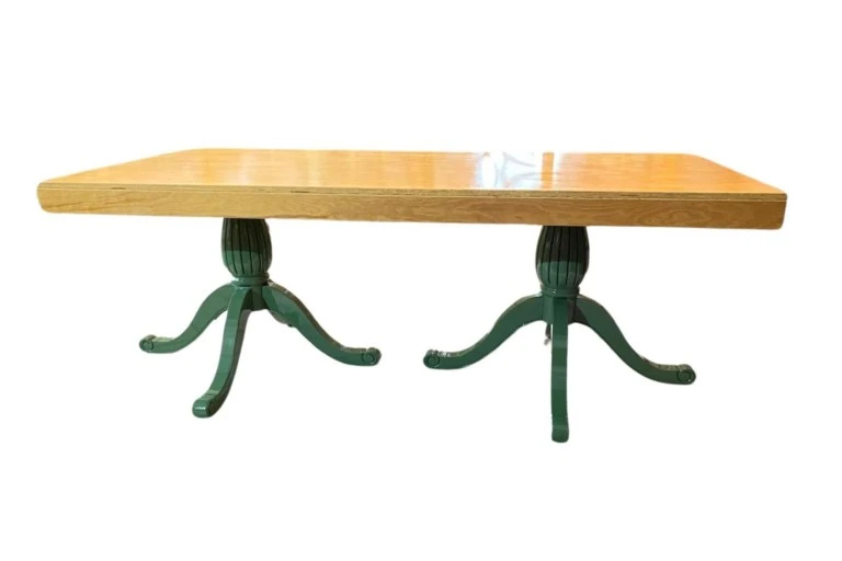 MESA ALBA - TAMPO MADEIRA MEL - BASE LACA VERDE ESCURO ST Mob - Locações de mobiliário para eventos