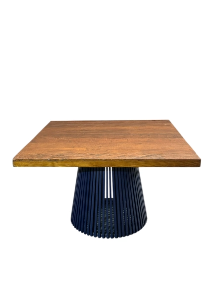 MESA MELZO - QUAD. -  TAMPO MADEIRA - BASE LACA AZUL ESCURO ST Mob - Locações de mobiliário para eventos