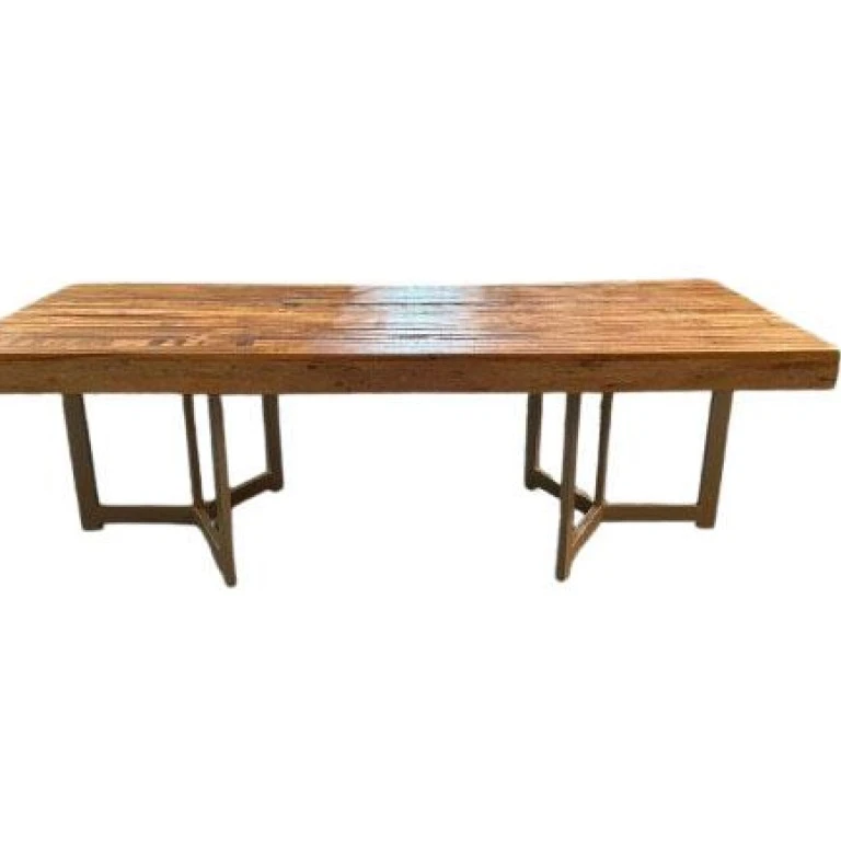 MESA FORLI RIPADA - 2,50 X 1,00 X 0,80 ALT. -  TAMPO MADEIRA - BASE FERRO CHAMPANHE ST Mob - Locações de mobiliário para eventos