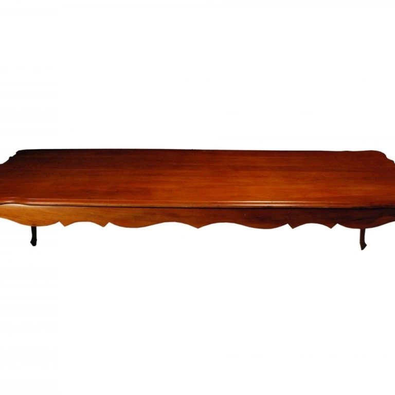 MESA MEDALHÃO - 2,8 m - MADEIRA - IMBUIA ST Mob - Locações de mobiliário para eventos