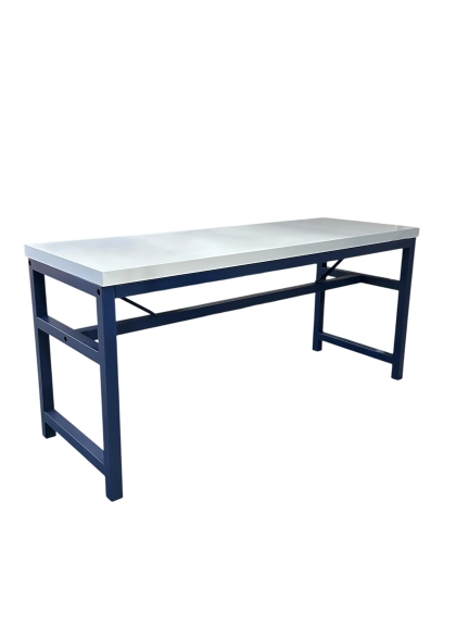 MESA LUGO - BISTRO COMUNITÁRIA ALTA - BASE FERRO AZUL ESCURO - TAMPO AZUL CLARO ST Mob - Locações de mobiliário para eventos