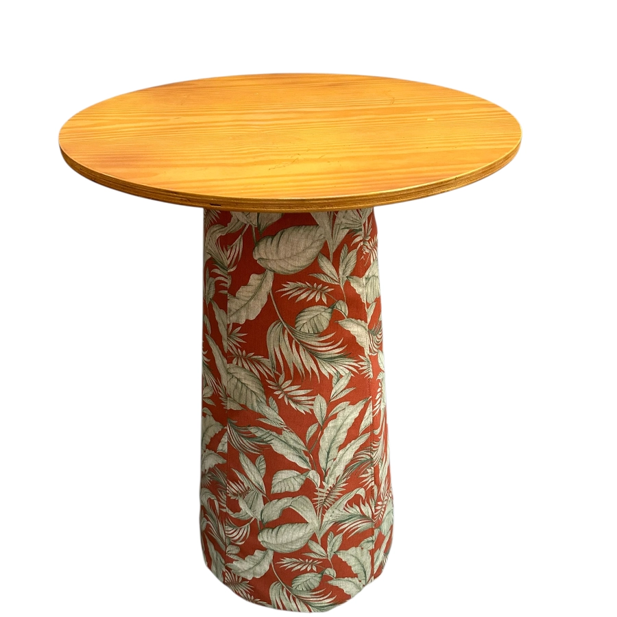 MESA ASTI - BISTRO ALTA - BASE FLORAL TERRACOTA - TAMPO MADEIRA ST Mob - Locações de mobiliário para eventos