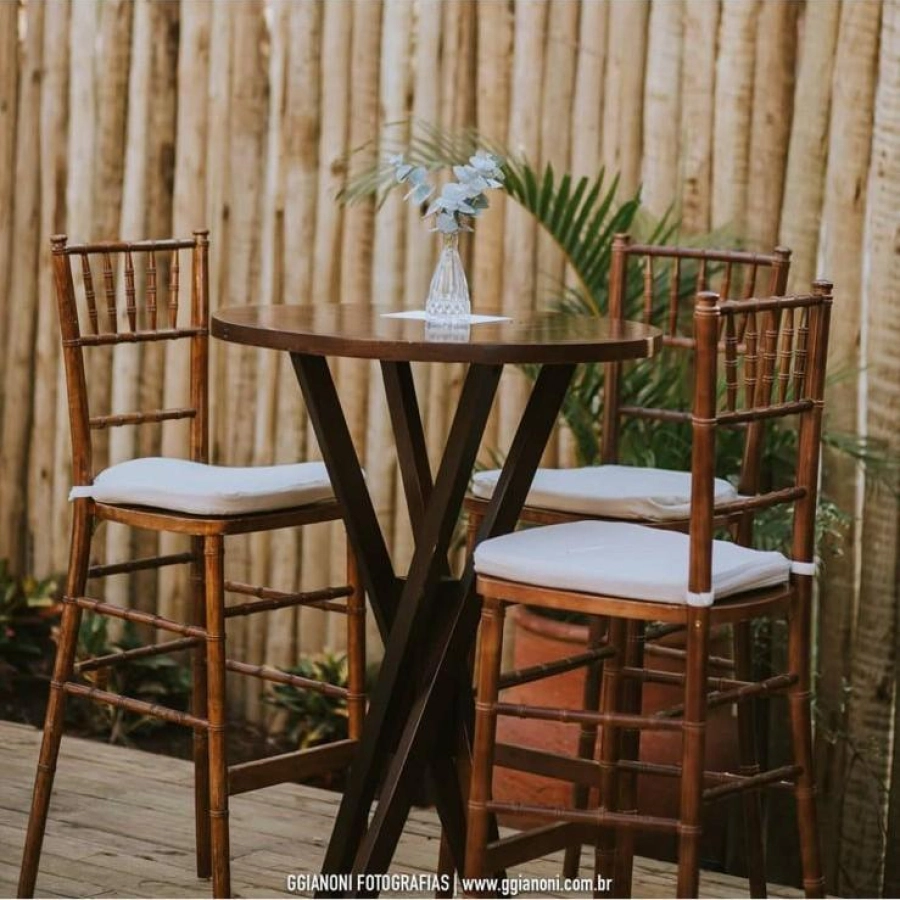 MESA NOVARA - BISTRO BAIXA - MADEIRA IMBUIA ST Mob - Locações de mobiliário para eventos