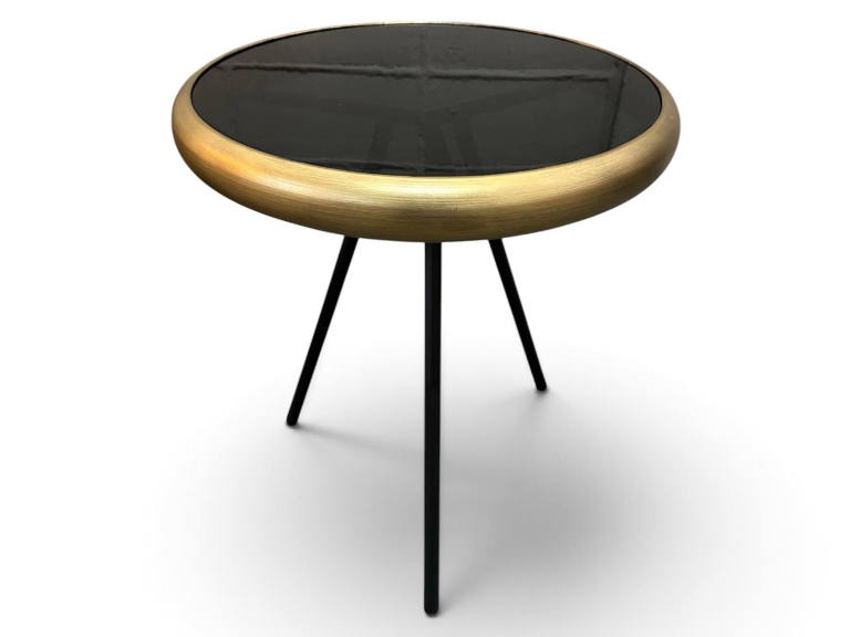 MESA GIARRE M - LATERAL - BORDA DOURADA - BASE FERRO PRETA - TAMPO VIDRO PRETO ST Mob - Locações de mobiliário para eventos