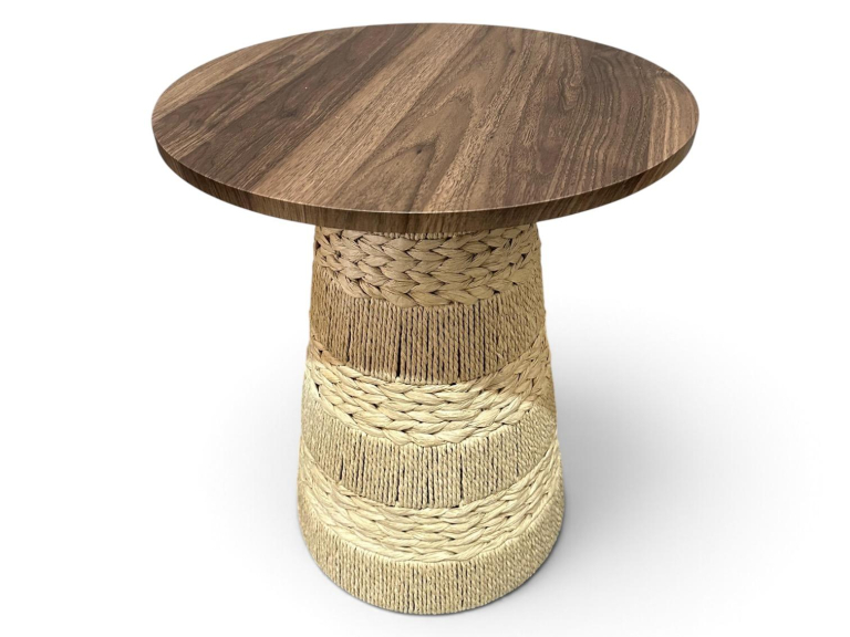 MESA MILAZZO - M - LATERAL - BASE FIBRA NATURAL BEGE E TAMPO FREIJÓ ST Mob - Locações de mobiliário para eventos