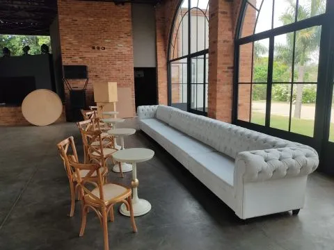 MESA CAGLIARI - BISTRO BAIXA  - MADEIRA - LACA CRU - DET. DOURADO - 4 - ST Mob - Locações de mobiliário para eventos