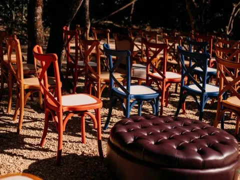 CADEIRA PARIS - MADEIRA - LACA TERRACOTA - 2 - ST Mob - Locações de mobiliário para eventos