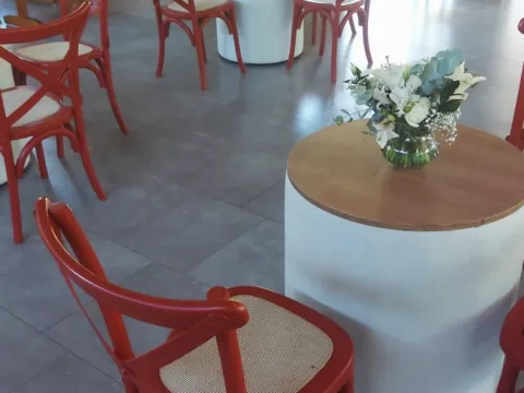 MESA BÉRGAMO - BISTRO BAIXA - LINHÃO CRU - 6 - ST Mob - Locações de mobiliário para eventos