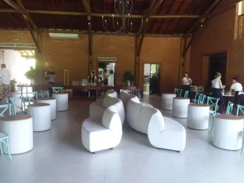 MESA BÉRGAMO - BISTRO BAIXA - LINHÃO CRU - 5 - ST Mob - Locações de mobiliário para eventos
