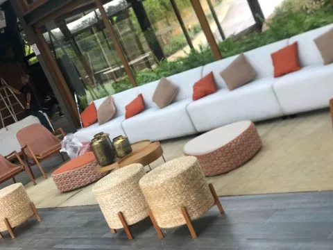 SOFÁ ALTAMURA - RETO - MODULAR - 1,40 - LINHÃO CRU - 1 - ST Mob - Locações de mobiliário para eventos