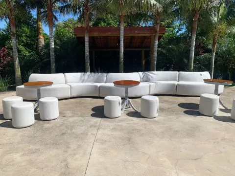 SOFÁ ALTAMURA - CURVO ABERTO - MODULAR - 1,70 - LINHÃO CRU - 2 - ST Mob - Locações de mobiliário para eventos