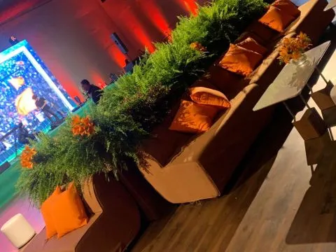 SOFÁ ALTAMURA - RETO - MODULAR - 1,40 - LINHÃO CONHAQUE - 2 - ST Mob - Locações de mobiliário para eventos