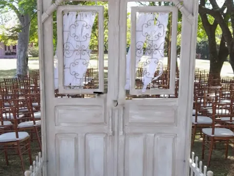 PORTA RAFFAELLO - FERRO E MADEIRA PATINADA OFF WHITE - 5 - ST Mob - Locações de mobiliário para eventos