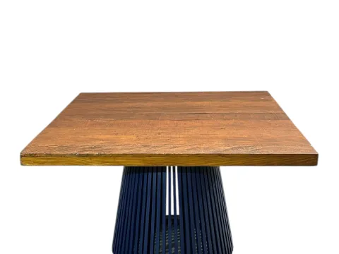 MESA MELZO - QUAD. -  TAMPO MADEIRA - BASE LACA AZUL ESCURO - 1 - ST Mob - Locações de mobiliário para eventos