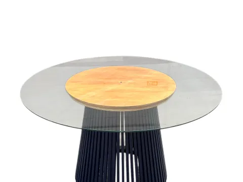 MESA ASTI - 1,40Ø - BASE LACA AZUL - TAMPO VIDRO - 1 - ST Mob - Locações de mobiliário para eventos