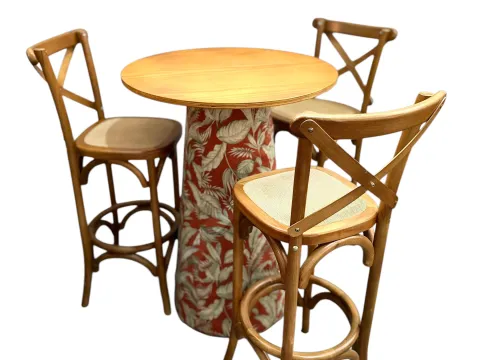 MESA ASTI - BISTRO ALTA - BASE FLORAL TERRACOTA - TAMPO MADEIRA - 2 - ST Mob - Locações de mobiliário para eventos