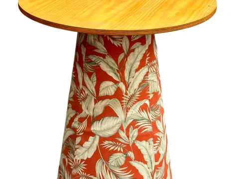 MESA ASTI - BISTRO BAIXA - BASE FLORAL TERRACOTA - TAMPO MEL - 1 - ST Mob - Locações de mobiliário para eventos