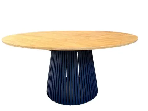 MESA ASTI - 1,60 Ø - TAMPO MADEIRA MEL - BASE LACA AZUL ESCURO - 1 - ST Mob - Locações de mobiliário para eventos