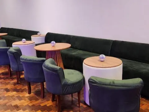POLTRONA ANNE - AVELUDADO VERDE ESCURO - 2 - ST Mob - Locações de mobiliário para eventos