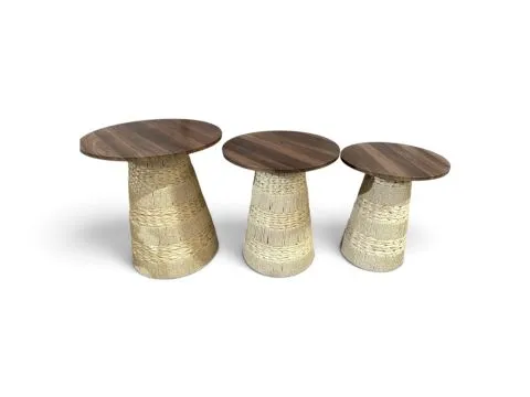 MESA MILAZZO - M - LATERAL - BASE FIBRA NATURAL BEGE E TAMPO FREIJÓ - 2 - ST Mob - Locações de mobiliário para eventos