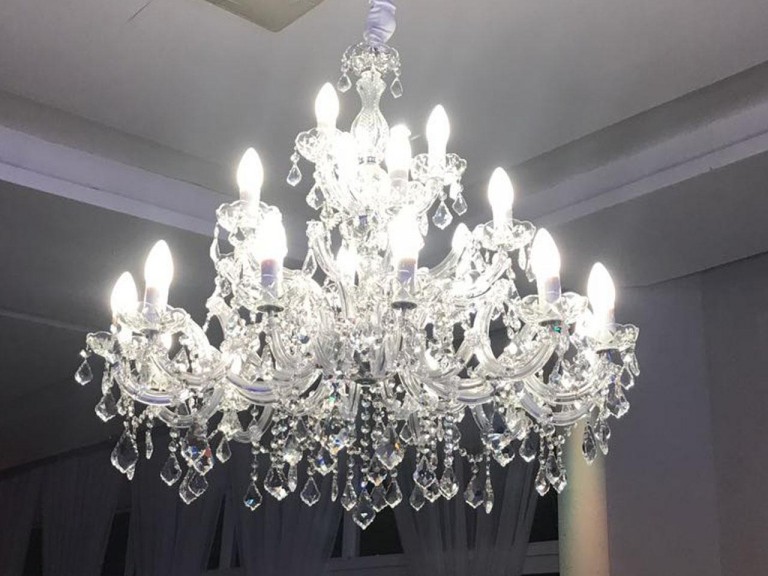 LUSTRE - IMOLA - CRISTAL - 21 LÂMPADAS  - 110/220v ST Mob - Locações de mobiliário para eventos