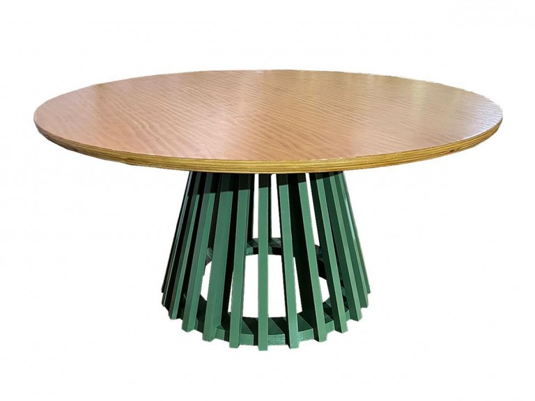 MESA ASTI - CENTRO - TAMPO MADEIRA MEL - BASE LACA VERDE ST Mob - Locações de mobiliário para eventos